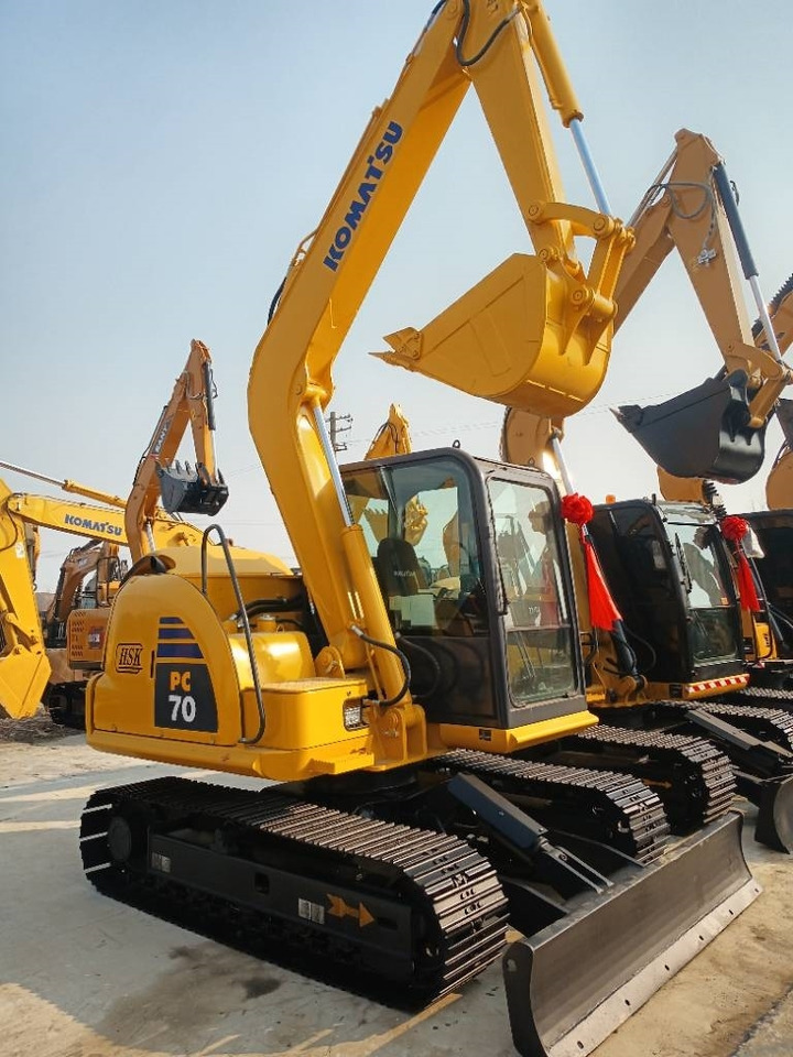 Komatsu PC 70 - Máy xúc bánh xích: hình 1 Komatsu PC 70 - Máy xúc bánh xích: hình 1