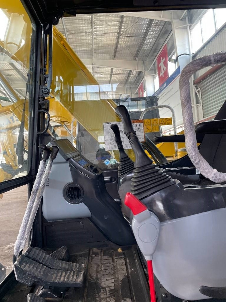 Komatsu PC 70 - Máy xúc mini: hình 5 Komatsu PC 70 - Máy xúc mini: hình 5