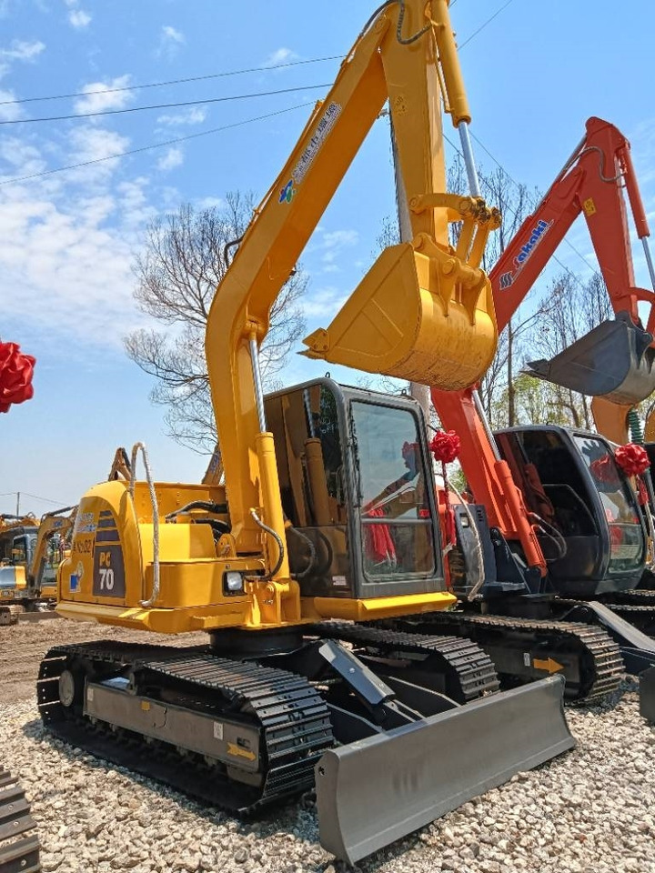 Komatsu PC 70 - Máy xúc bánh xích: hình 1 Komatsu PC 70 - Máy xúc bánh xích: hình 1
