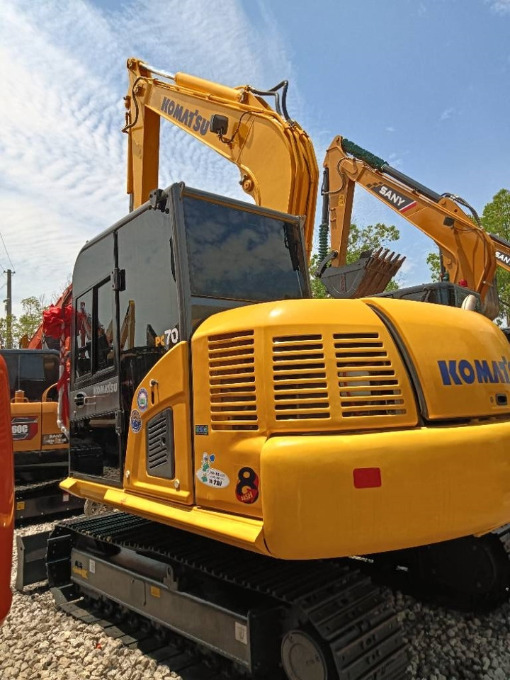Komatsu PC 70 - Máy xúc bánh xích: hình 2 Komatsu PC 70 - Máy xúc bánh xích: hình 2