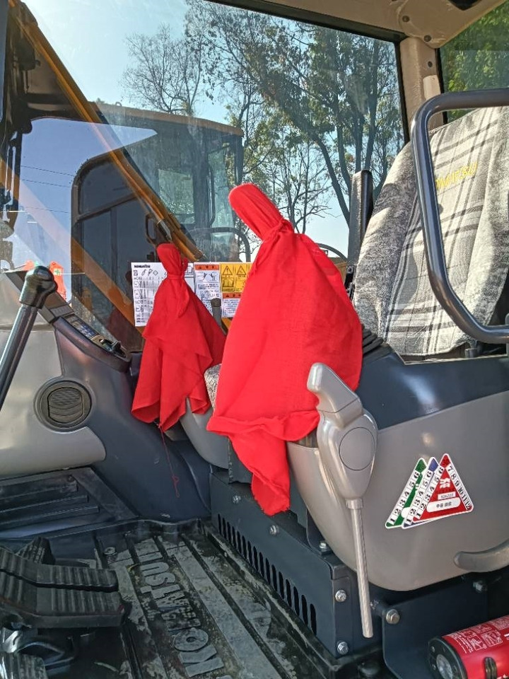 Komatsu PC 70  - Máy xúc mini: hình 3 Komatsu PC 70  - Máy xúc mini: hình 3