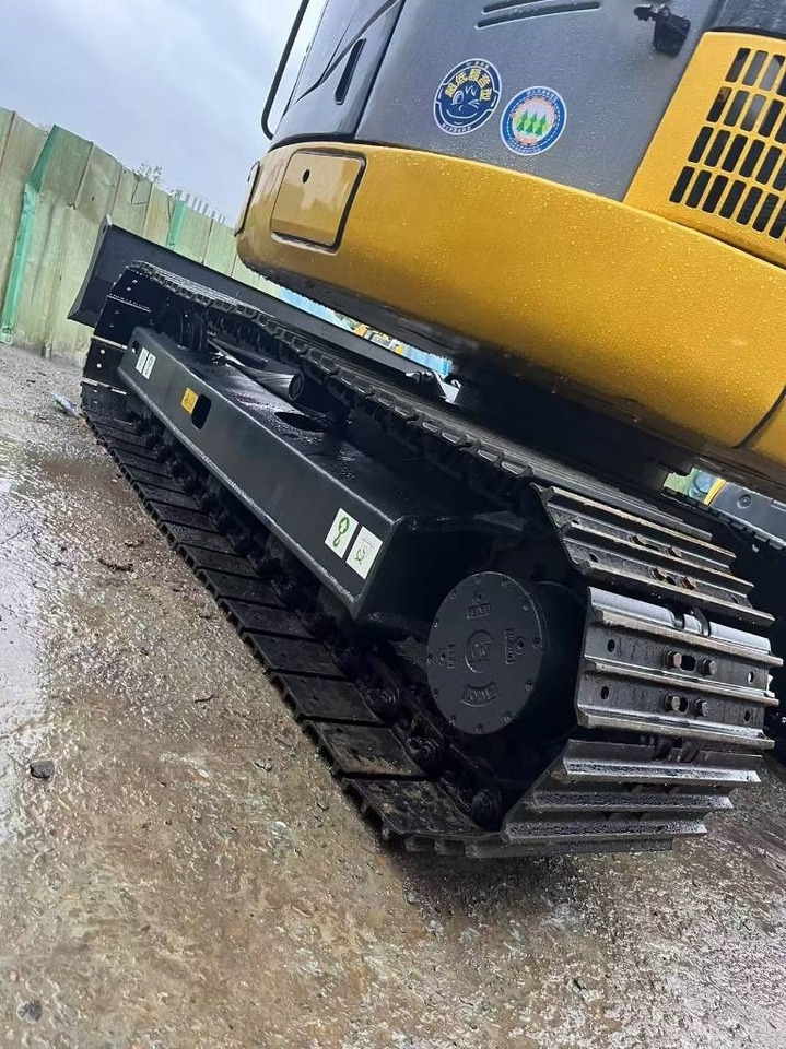 Komatsu PC 78 - Máy xúc bánh xích: hình 2 Komatsu PC 78 - Máy xúc bánh xích: hình 2