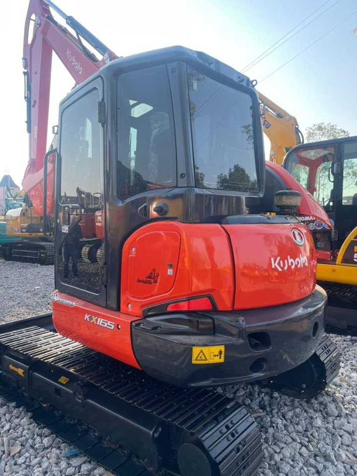Kubota 165 - Máy xúc bánh xích: hình 1 Kubota 165 - Máy xúc bánh xích: hình 1