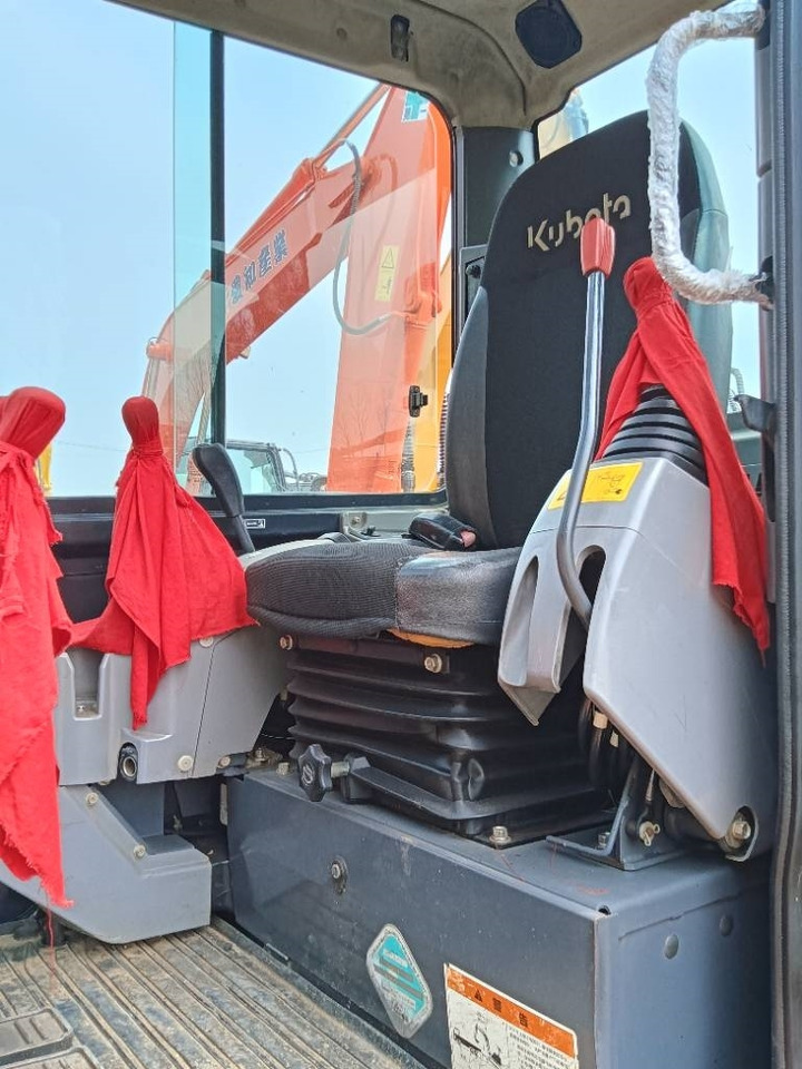 Kubota KX 165 - Máy xúc mini: hình 4 Kubota KX 165 - Máy xúc mini: hình 4