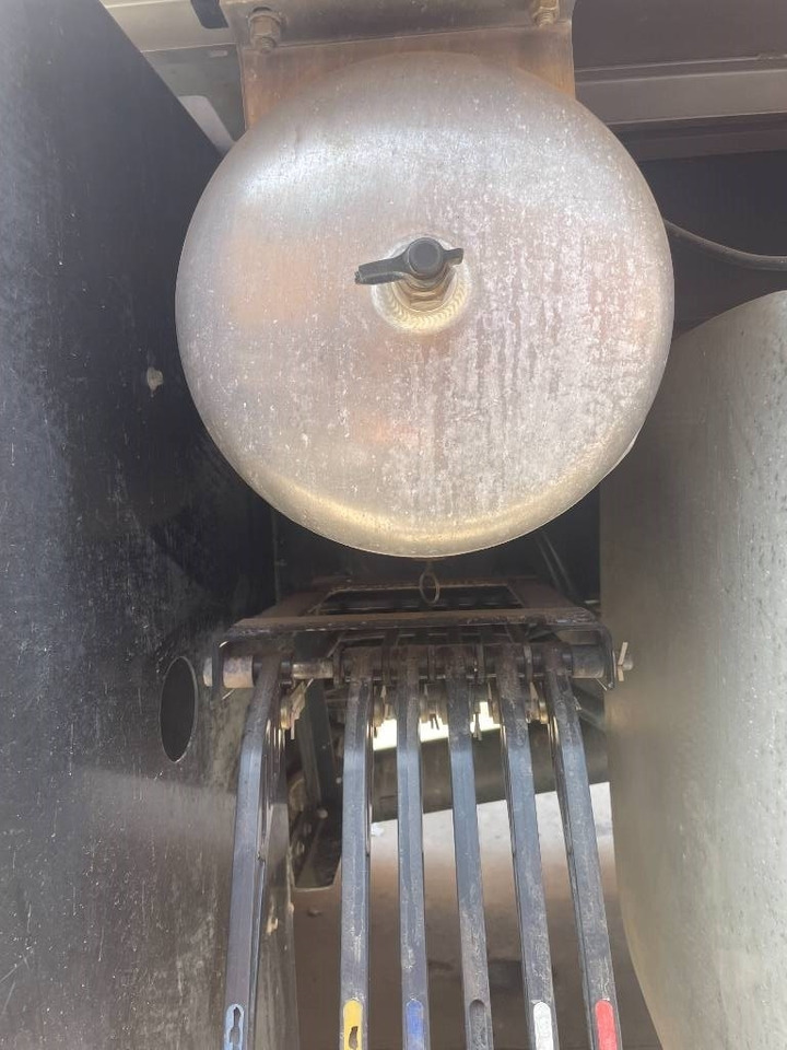 Sany STC 800 T6 - Cần cẩu mọi địa hình: hình 4 Sany STC 800 T6 - Cần cẩu mọi địa hình: hình 4