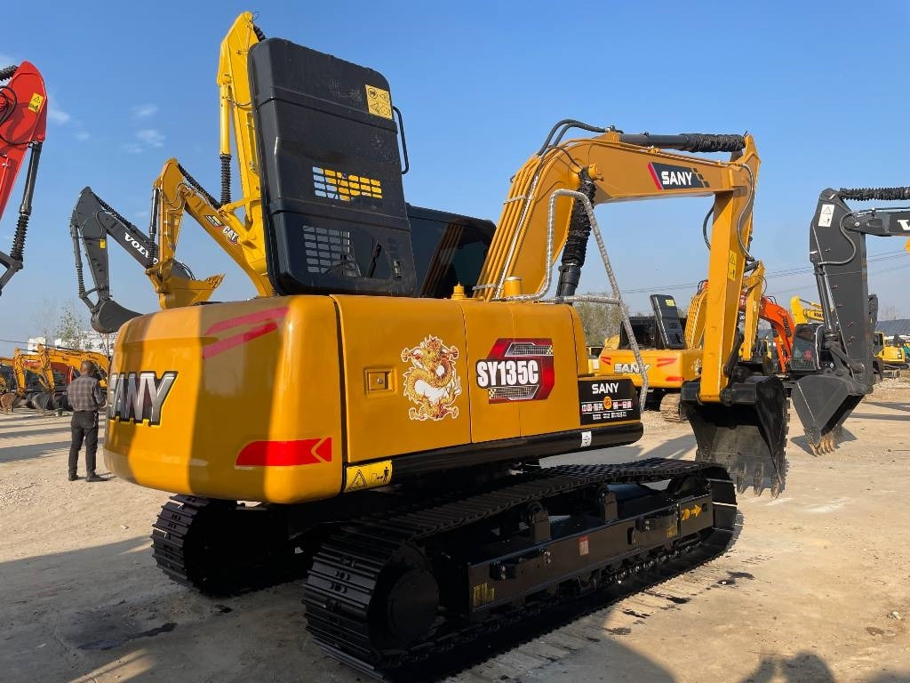 Sany SY 135 C - Máy xúc bánh xích: hình 2 Sany SY 135 C - Máy xúc bánh xích: hình 2