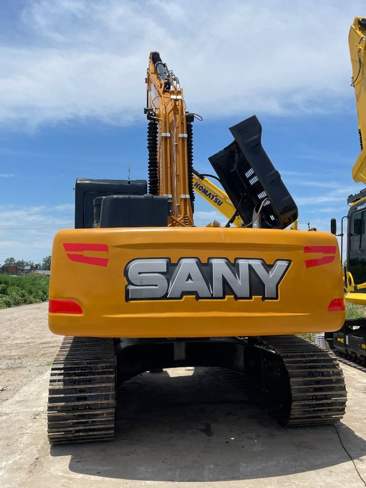 Sany SY 215 C-9 - Máy xúc bánh xích: hình 4 Sany SY 215 C-9 - Máy xúc bánh xích: hình 4