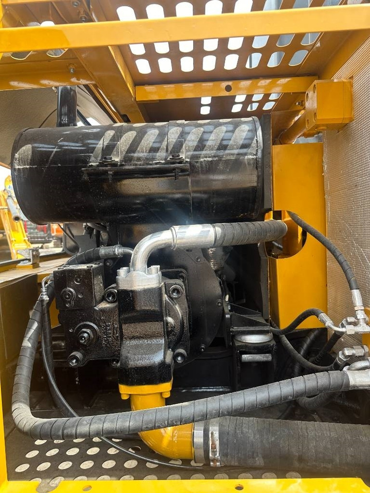 Sany SY 95 C - Máy xúc bánh xích: hình 4 Sany SY 95 C - Máy xúc bánh xích: hình 4