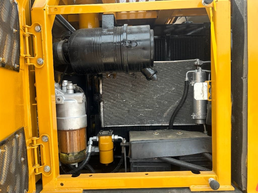 Sany SY 95 C - Máy xúc bánh xích: hình 3 Sany SY 95 C - Máy xúc bánh xích: hình 3