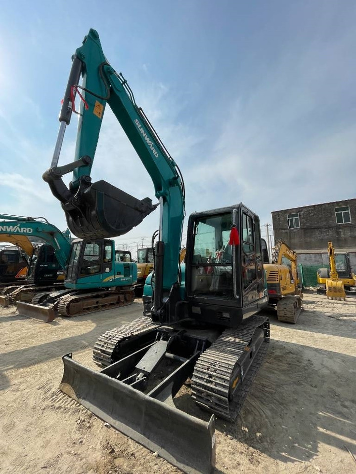 Sunward SWE 70 - Máy xúc mini: hình 3 Sunward SWE 70 - Máy xúc mini: hình 3