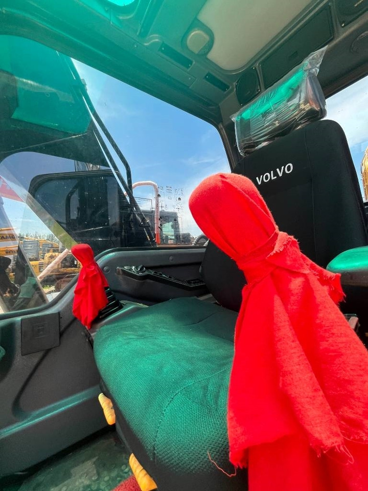 Volvo EC 140 - Máy xúc bánh xích: hình 4 Volvo EC 140 - Máy xúc bánh xích: hình 4