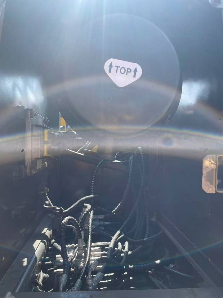 Volvo EC 240 - Máy xúc bánh xích: hình 3 Volvo EC 240 - Máy xúc bánh xích: hình 3