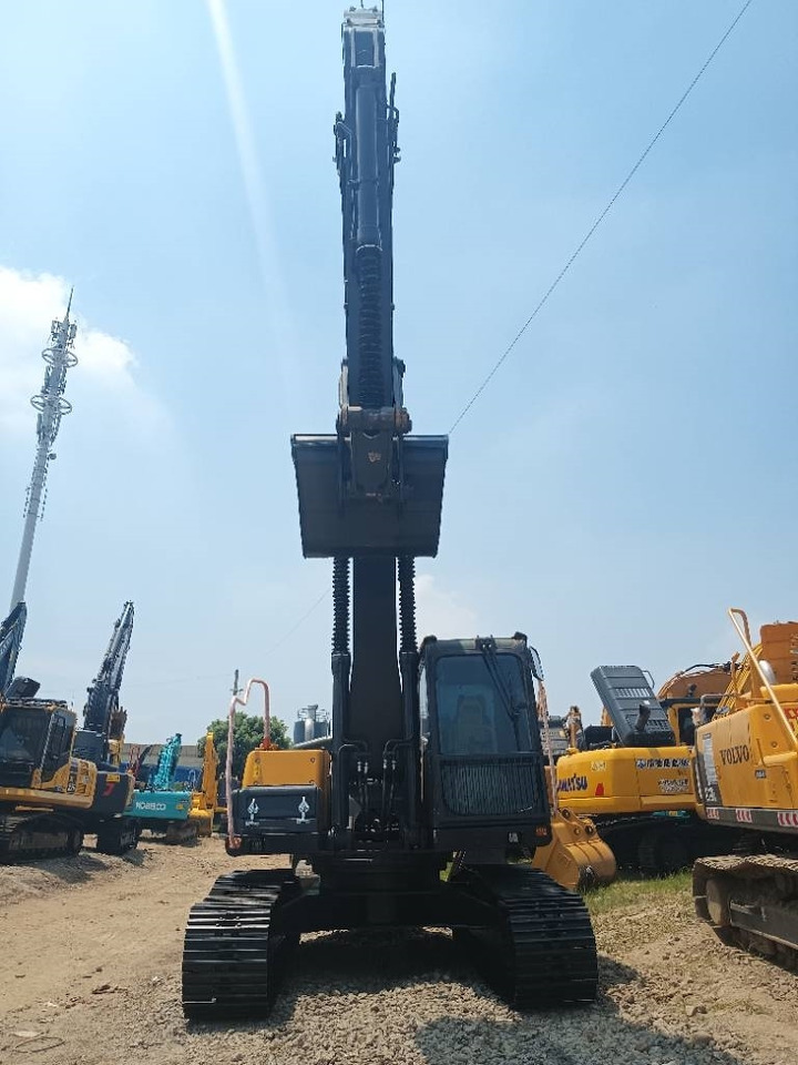 Volvo EC 240 - Máy xúc bánh xích: hình 3 Volvo EC 240 - Máy xúc bánh xích: hình 3