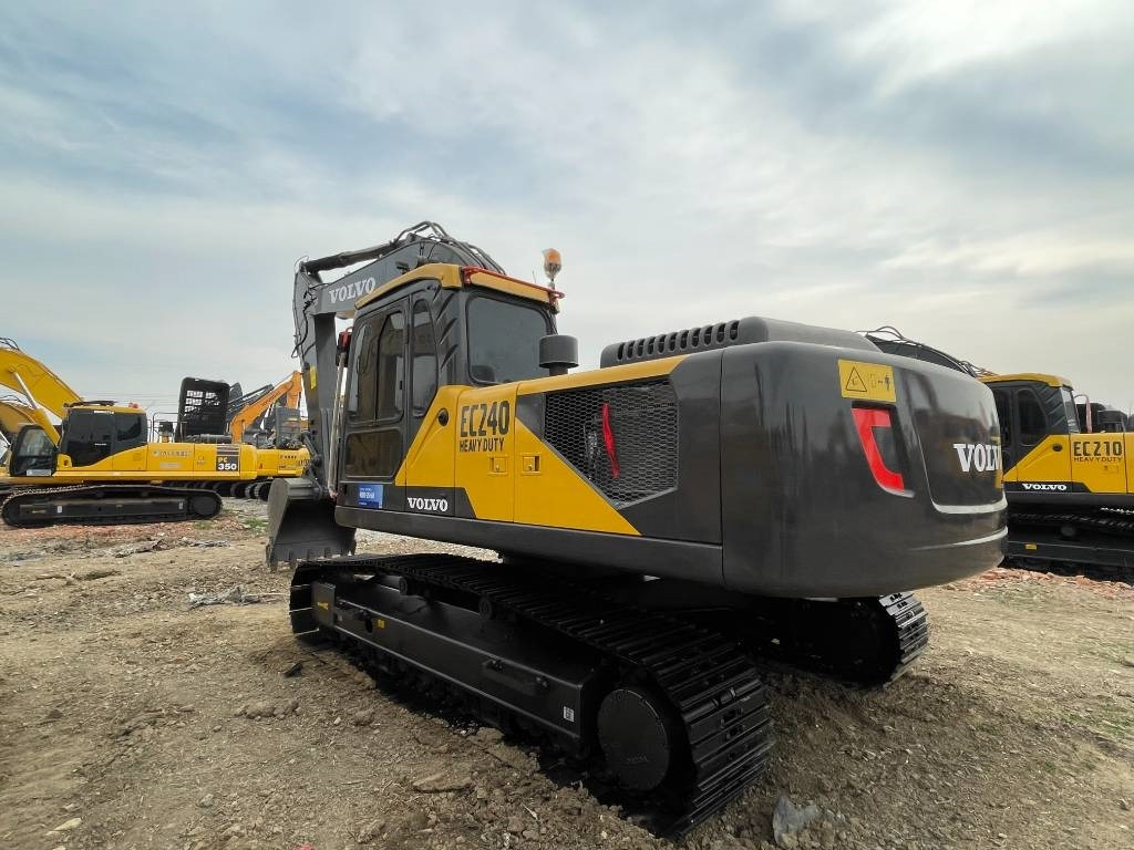 Volvo EC 240 - Máy xúc bánh xích: hình 2 Volvo EC 240 - Máy xúc bánh xích: hình 2