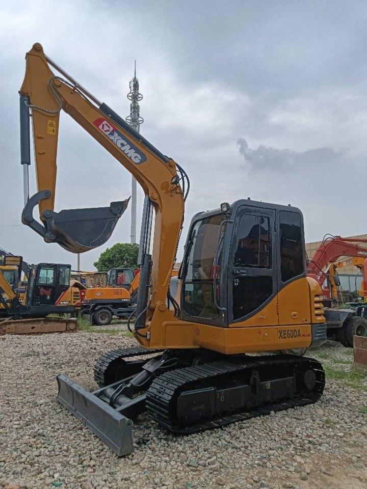 XCMG 60 - Máy xúc mini: hình 1 XCMG 60 - Máy xúc mini: hình 1