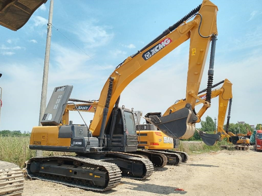 XCMG XE 215 DA - Máy xúc bánh xích: hình 4 XCMG XE 215 DA - Máy xúc bánh xích: hình 4