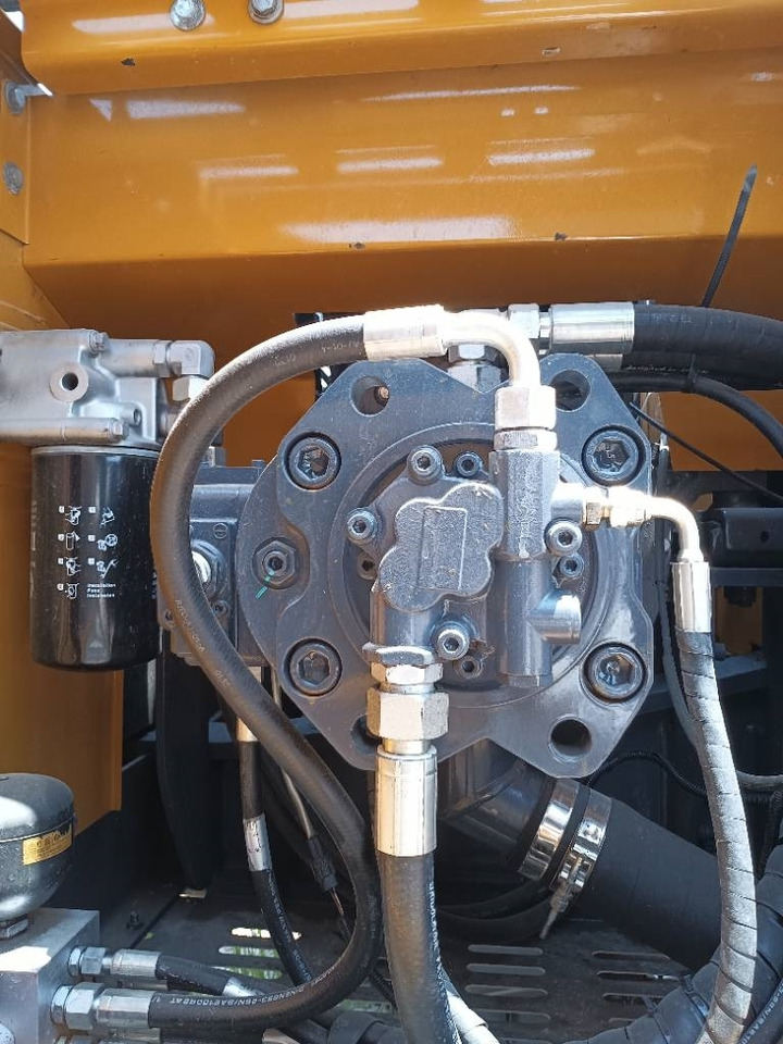 XCMG XE 215 DA - Máy xúc bánh xích: hình 5 XCMG XE 215 DA - Máy xúc bánh xích: hình 5