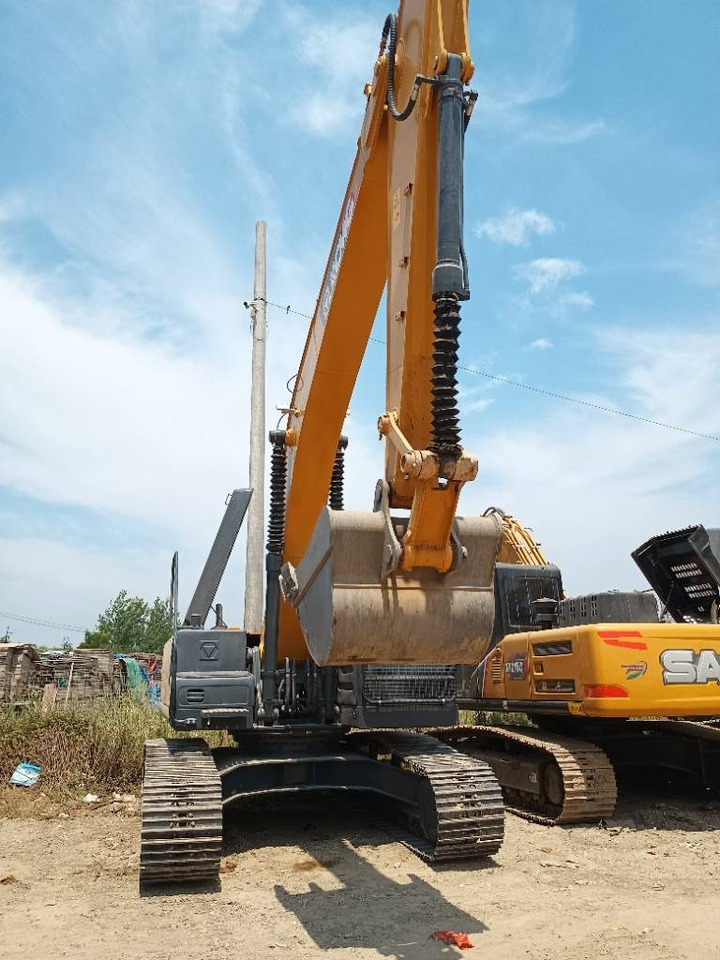 XCMG XE 215 DA - Máy xúc bánh xích: hình 3 XCMG XE 215 DA - Máy xúc bánh xích: hình 3