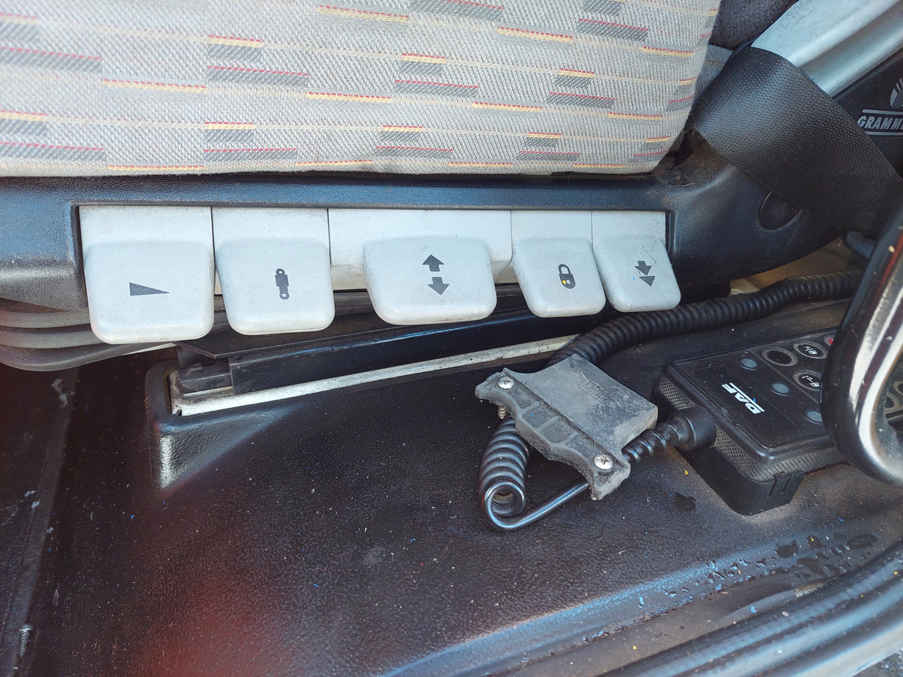 Xe tải thùng mui bạt MAN: hình 8