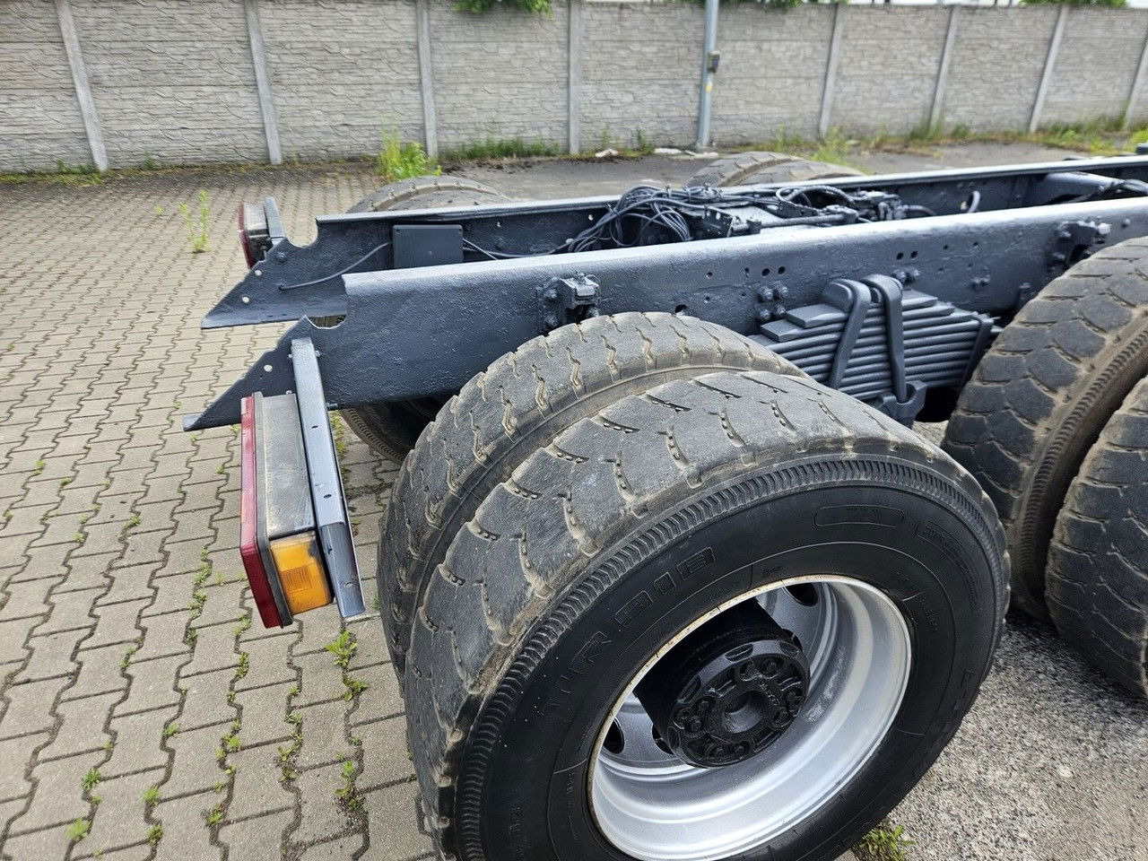 Scania 144 530 6X4 Manual Pump AND Injectros - Full Sprin G - Xe tải khung gầm: hình 5 Scania 144 530 6X4 Manual Pump AND Injectros - Full Sprin G - Xe tải khung gầm: hình 5