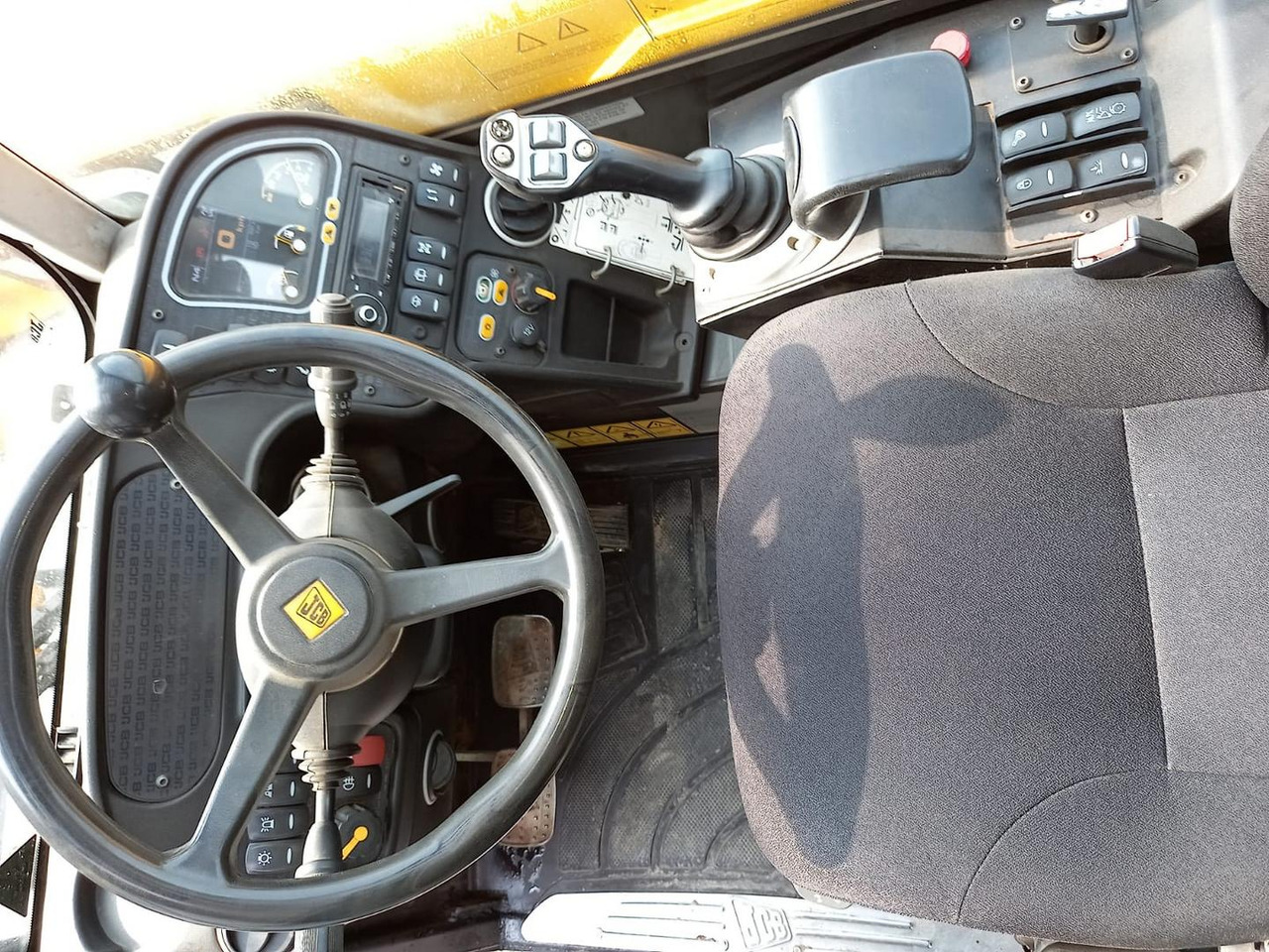 Xe nhấc hình viễn vọng kính JCB 531.70, AGRI, SUPER: hình 16 Xe nhấc hình viễn vọng kính JCB 531.70, AGRI, SUPER: hình 16