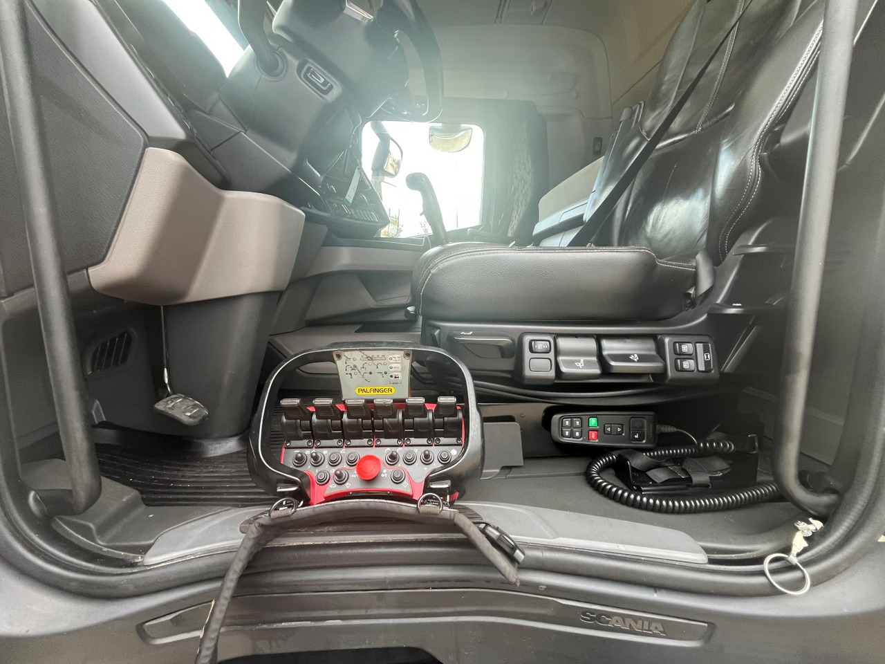 Xe tải thùng lửng/ Phẳng, Xe cẩu tự hành SCANIA R450,  2018, PALFINGER PK 22002 +RC: hình 17