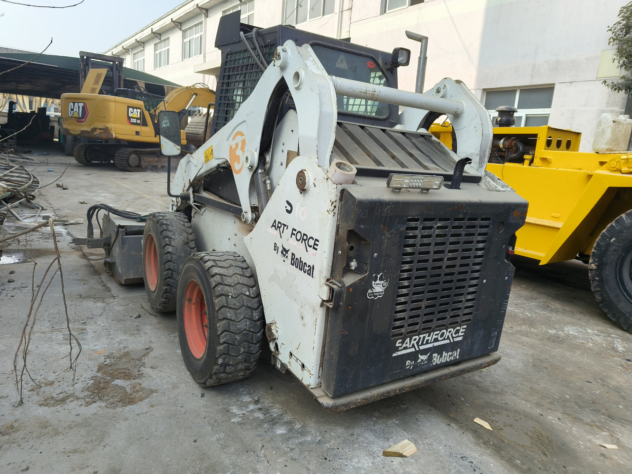 BOBCAT s18 skid steer loader - Máy xúc lật đa năng: hình 4 BOBCAT s18 skid steer loader - Máy xúc lật đa năng: hình 4
