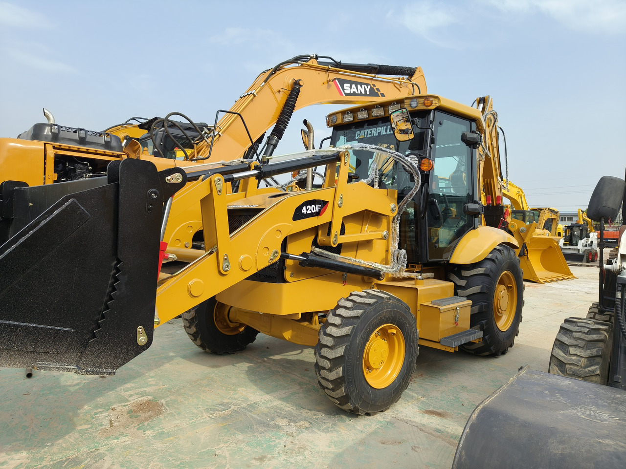 CATERPILLAR 420F Backhoe Loader - Máy xúc trước múc sau: hình 4 CATERPILLAR 420F Backhoe Loader - Máy xúc trước múc sau: hình 4