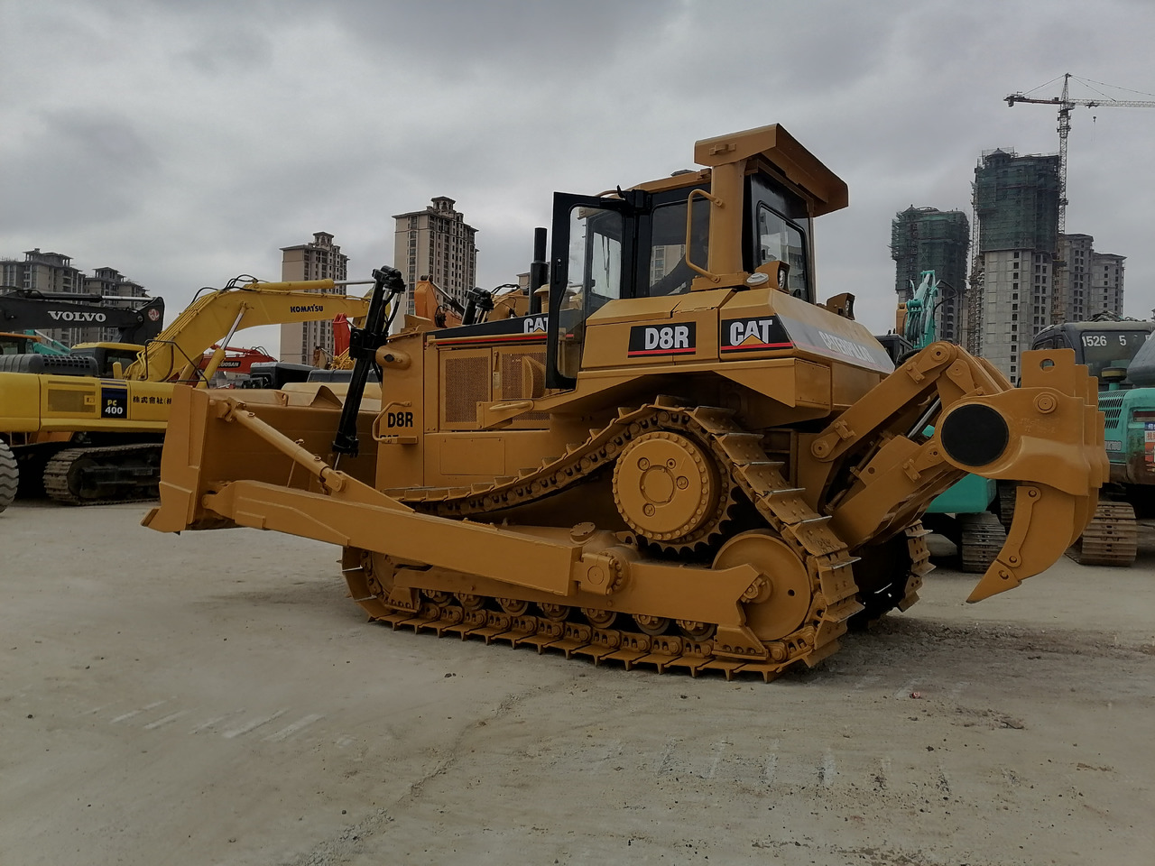 CATERPILLAR D8R - Máy ủi: hình 1 CATERPILLAR D8R - Máy ủi: hình 1