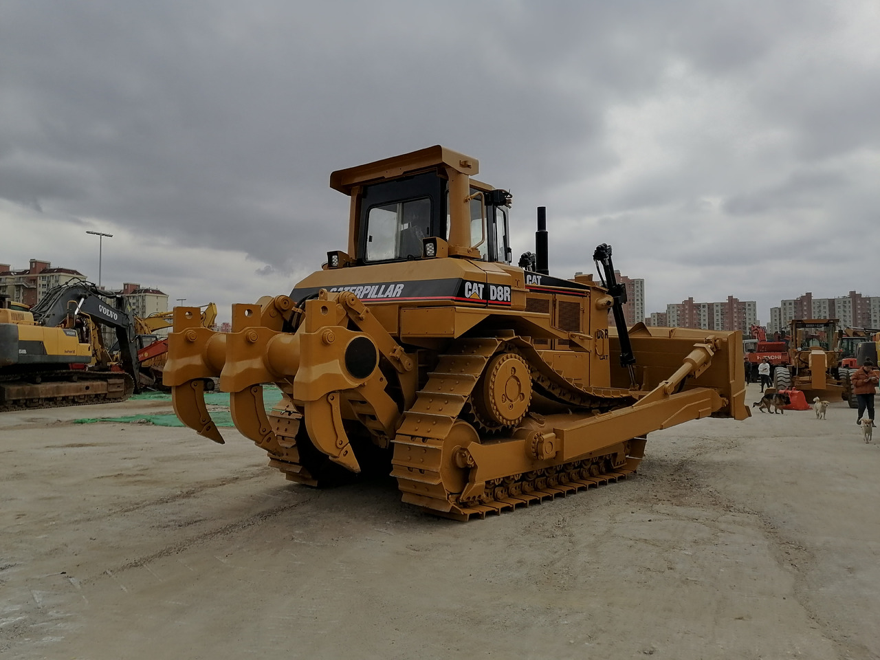 CATERPILLAR D8R - Máy ủi: hình 4 CATERPILLAR D8R - Máy ủi: hình 4