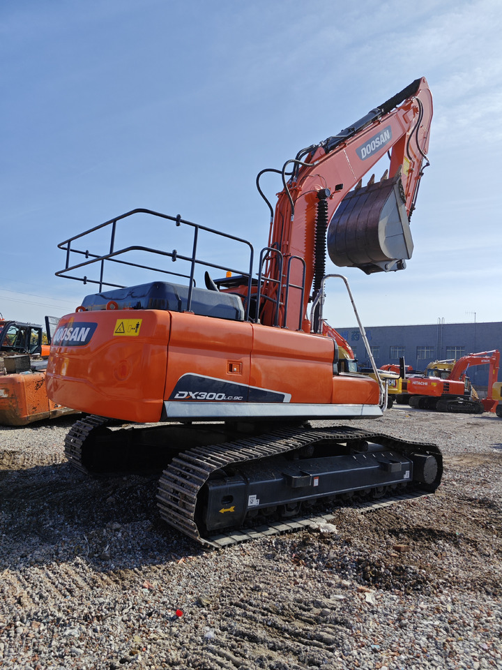 DOOSAN DX300 used excavator - Cẩu bánh lốp: hình 3 DOOSAN DX300 used excavator - Cẩu bánh lốp: hình 3