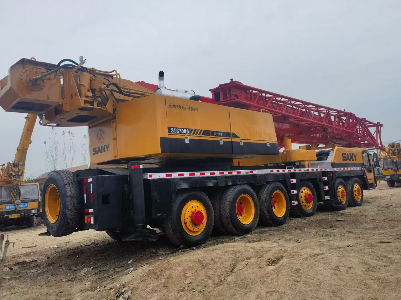 SANY STC1000 100T - Cẩu bánh lốp: hình 3 SANY STC1000 100T - Cẩu bánh lốp: hình 3