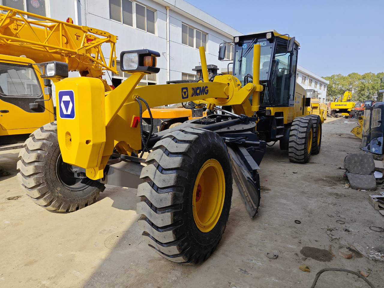 XCMG GR180 MOTOR GRADER - Máy san: hình 4 XCMG GR180 MOTOR GRADER - Máy san: hình 4