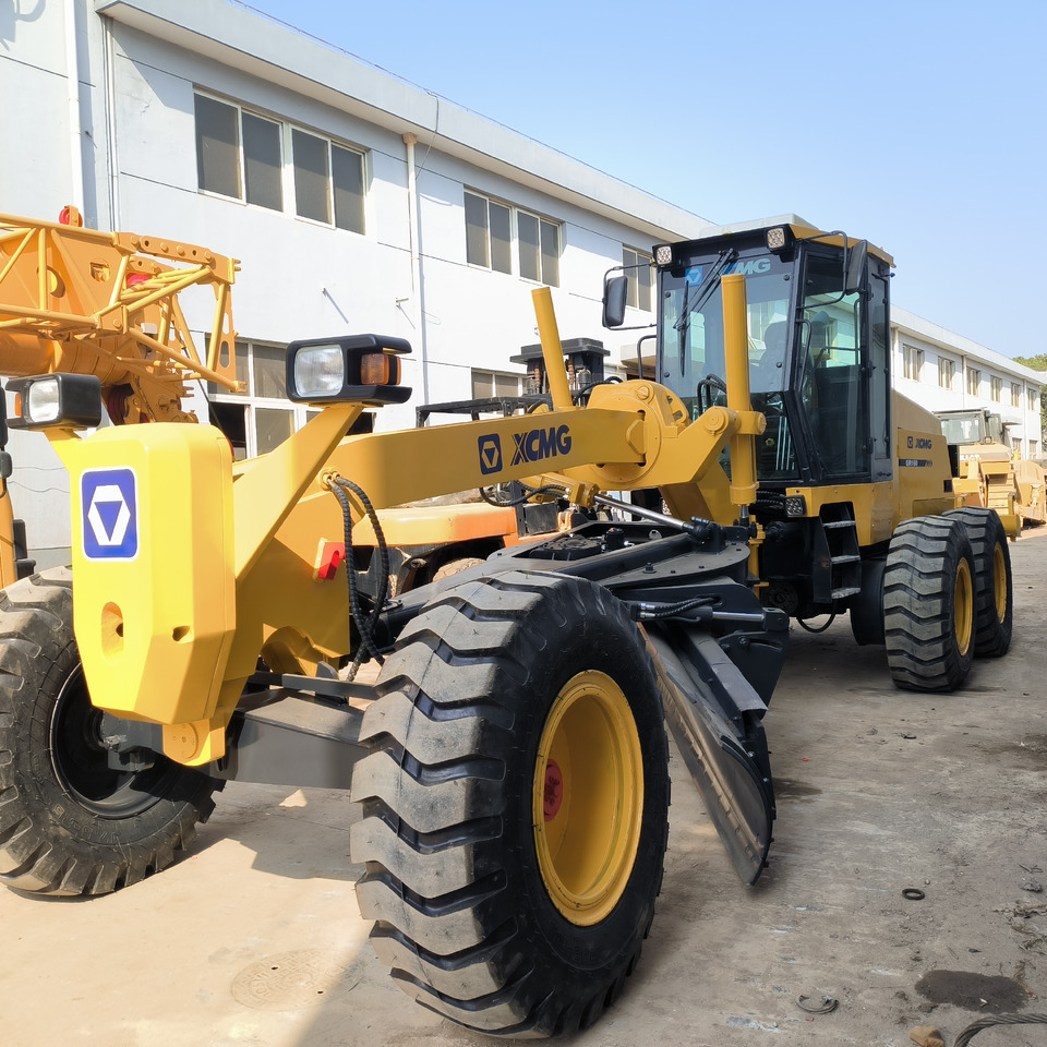 XCMG GR180 MOTOR GRADER - Máy san: hình 3 XCMG GR180 MOTOR GRADER - Máy san: hình 3