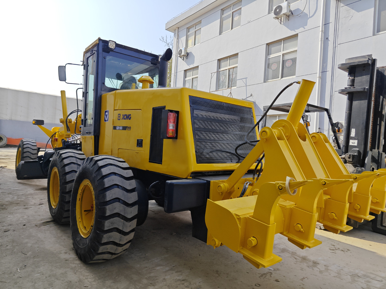 XCMG GR180 MOTOR GRADER - Máy san: hình 5 XCMG GR180 MOTOR GRADER - Máy san: hình 5