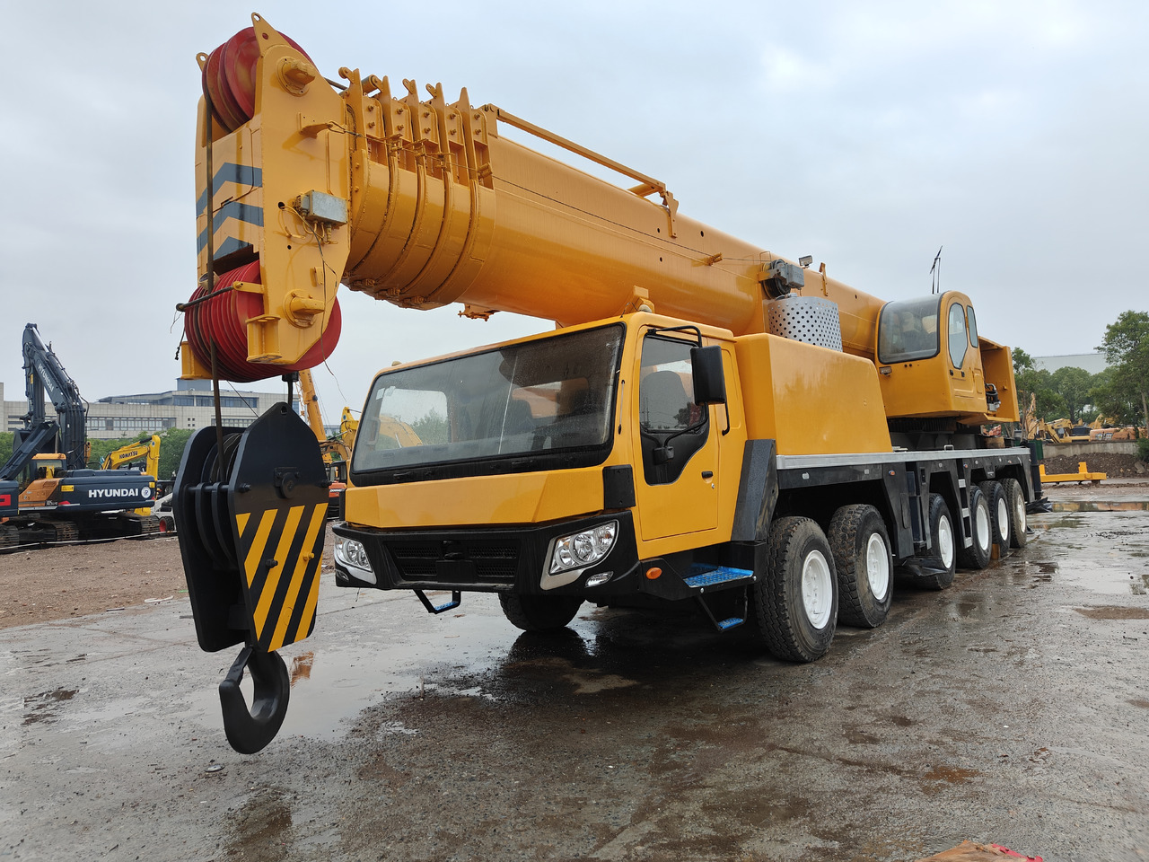 XCMG QY130K 130T Truck Crane - Cẩu bánh lốp: hình 2 XCMG QY130K 130T Truck Crane - Cẩu bánh lốp: hình 2