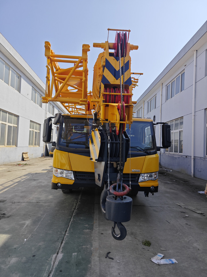 XCMG QY50KC - Cẩu bánh lốp: hình 2 XCMG QY50KC - Cẩu bánh lốp: hình 2