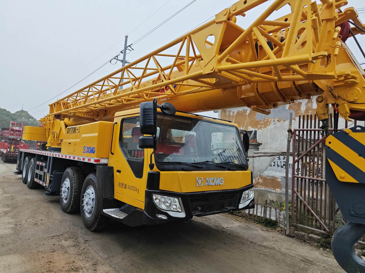 XCMG QY70K 70 used truck crane - Cẩu bánh lốp: hình 1 XCMG QY70K 70 used truck crane - Cẩu bánh lốp: hình 1