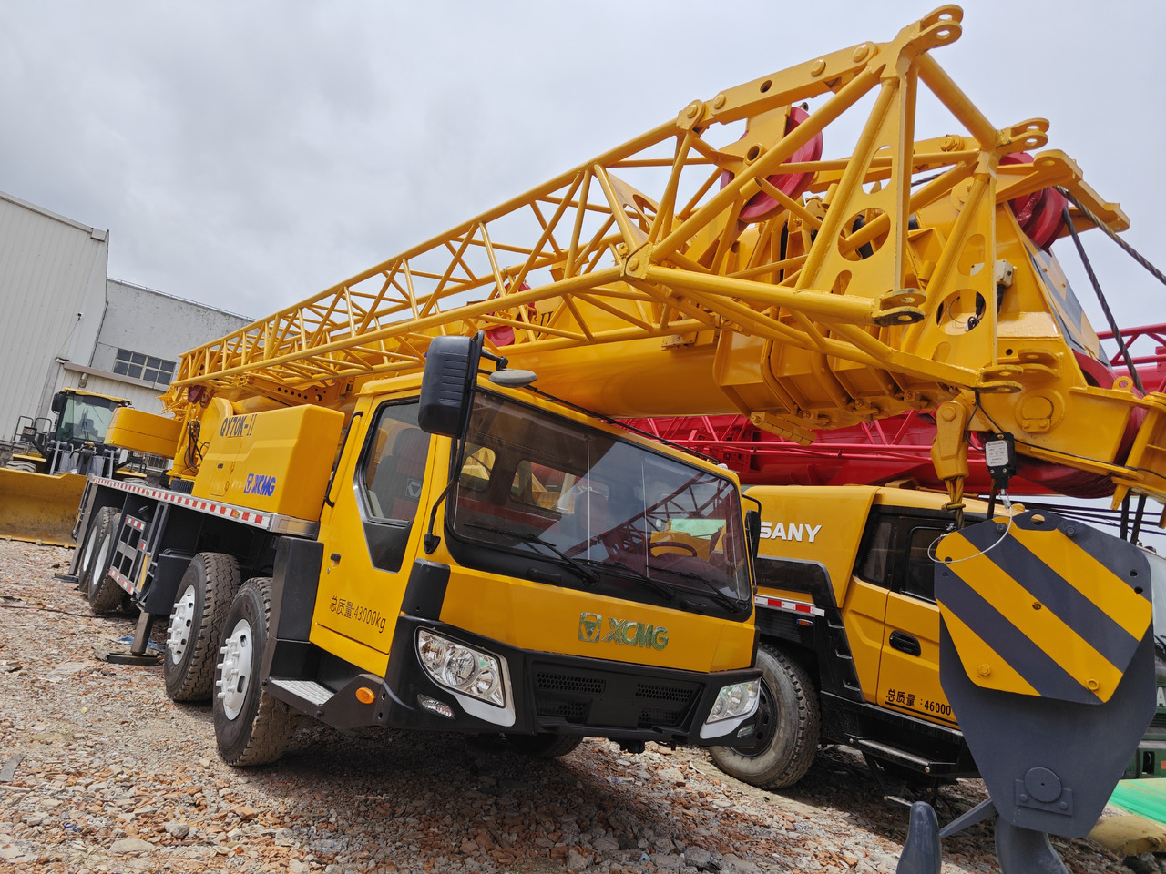 XCMG QY70K QY70K-II Used Crane 70t 70ton - Cẩu bánh lốp: hình 3 XCMG QY70K QY70K-II Used Crane 70t 70ton - Cẩu bánh lốp: hình 3