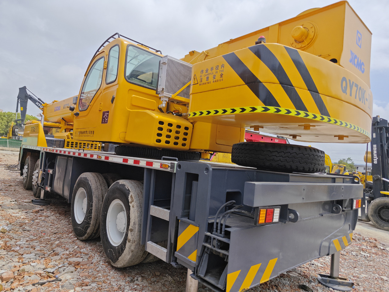 XCMG QY70K QY70K-II Used Crane 70t 70ton - Cẩu bánh lốp: hình 5 XCMG QY70K QY70K-II Used Crane 70t 70ton - Cẩu bánh lốp: hình 5