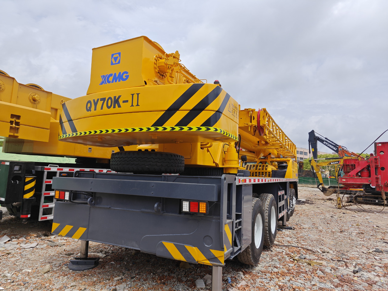 XCMG QY70K QY70K-II Used Crane 70t 70ton - Cẩu bánh lốp: hình 4 XCMG QY70K QY70K-II Used Crane 70t 70ton - Cẩu bánh lốp: hình 4
