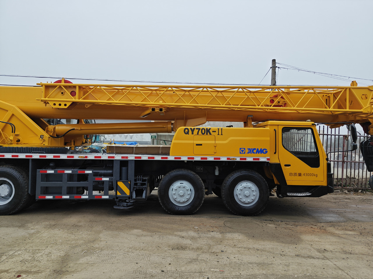 XCMG QY70K QY70KC XCT70 70T Crane - Cẩu bánh lốp: hình 4 XCMG QY70K QY70KC XCT70 70T Crane - Cẩu bánh lốp: hình 4
