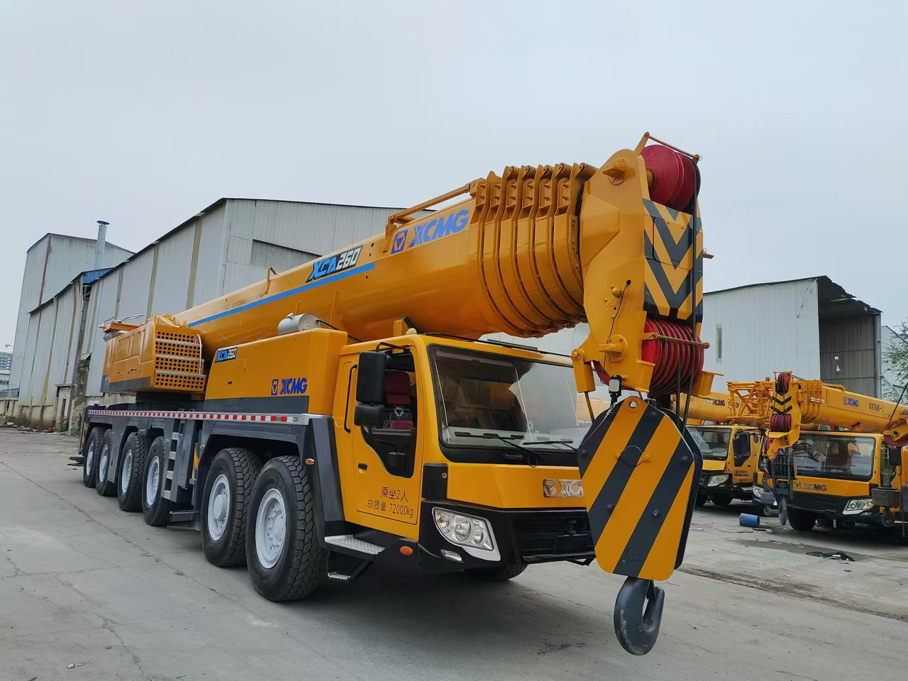 XCMG XCA260 260TON TRUCK CRANE - Cẩu bánh lốp: hình 3 XCMG XCA260 260TON TRUCK CRANE - Cẩu bánh lốp: hình 3