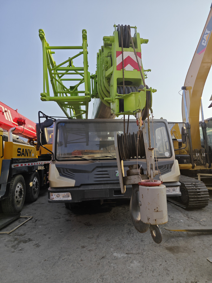 ZOOMLION ZTC500V - Cẩu bánh lốp: hình 1 ZOOMLION ZTC500V - Cẩu bánh lốp: hình 1