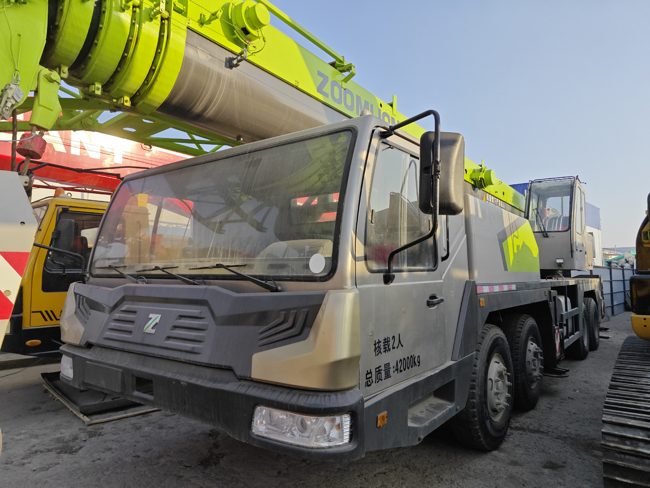 ZOOMLION ZTC500V - Cẩu bánh lốp: hình 2 ZOOMLION ZTC500V - Cẩu bánh lốp: hình 2