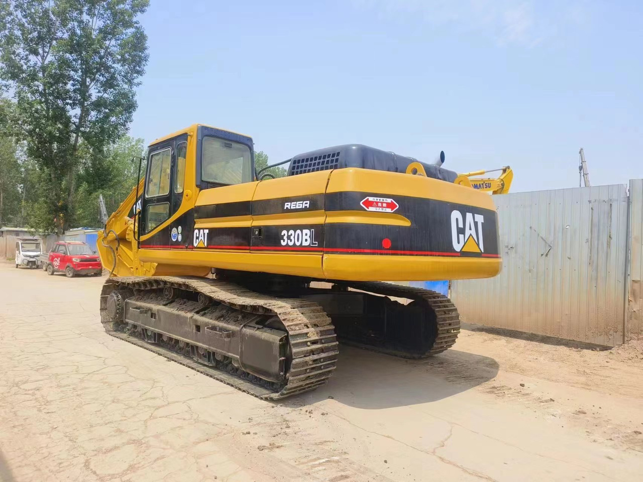 Caterpillar 330B Used excavator - Máy xúc bánh xích: hình 1 Caterpillar 330B Used excavator - Máy xúc bánh xích: hình 1