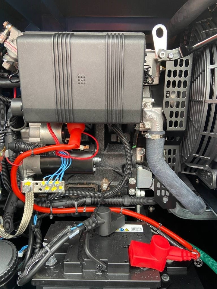 Bộ phát điện mới Sdmo K9 - 9 kVA Generator - DPX-17000: hình 10 Bộ phát điện mới Sdmo K9 - 9 kVA Generator - DPX-17000: hình 10