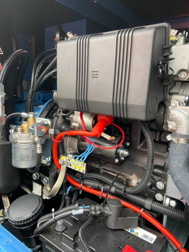 Bộ phát điện mới Sdmo K9 - 9 kVA Generator - DPX-17000: hình 11 Bộ phát điện mới Sdmo K9 - 9 kVA Generator - DPX-17000: hình 11