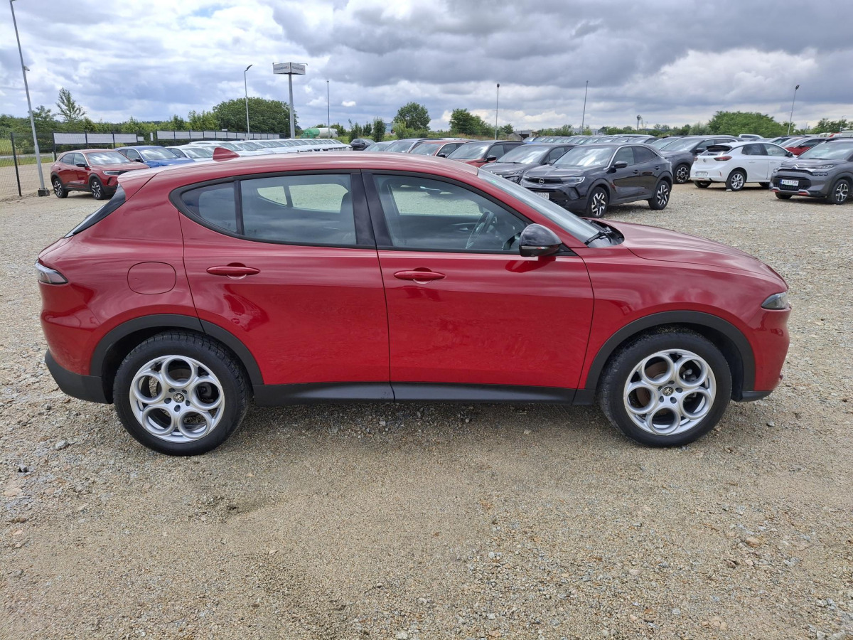ALFA ROMEO TONALE SUV - SUV: hình 4 ALFA ROMEO TONALE SUV - SUV: hình 4