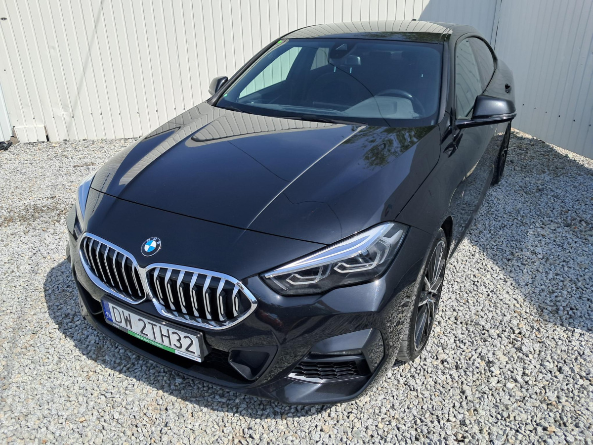 BMW 218 I SEDAN - Sedan: hình 2 BMW 218 I SEDAN - Sedan: hình 2